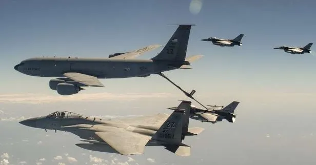 aircraft fuel tanker for mid-air refueling